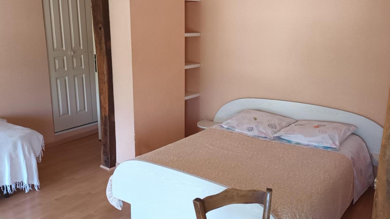 Chez Pierre Bed & Breakfast Remoncourt Ruang foto